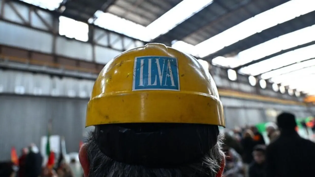 Ex Ilva di Taranto, i carabinieri in fabbrica per acquisire documenti sulle emissioni