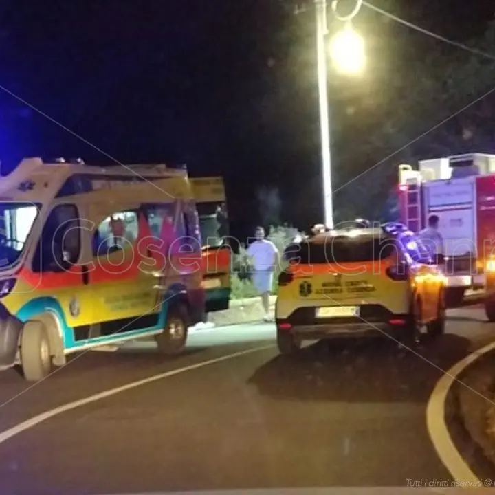 Cosenza, un ragazzo finisce nella scarpata a Corso Vittorio Emanuele