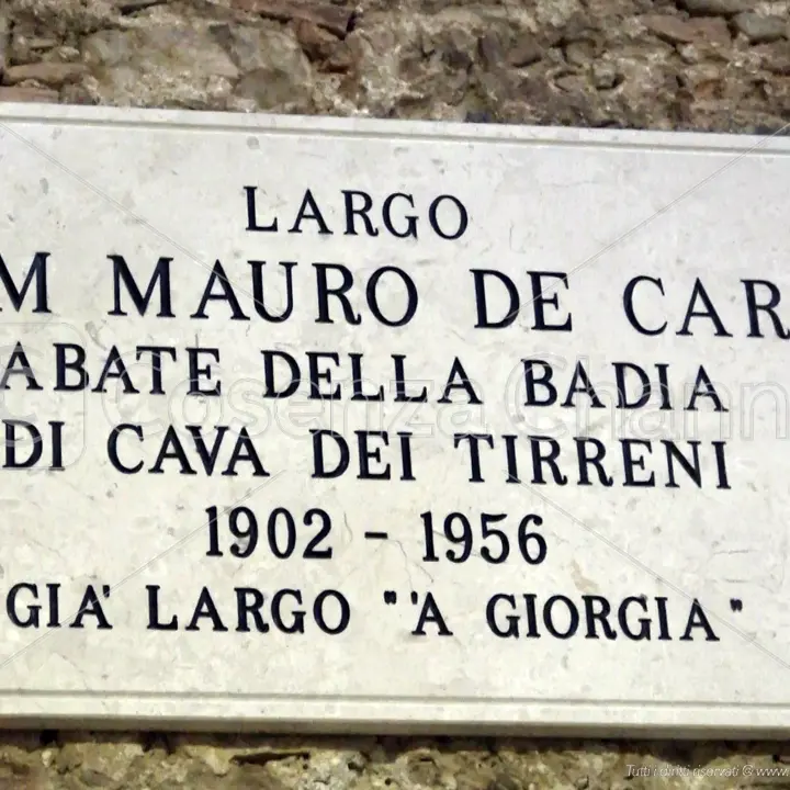 Cetraro celebra Dom Mauro De Caro con l’intitolazione di un largo