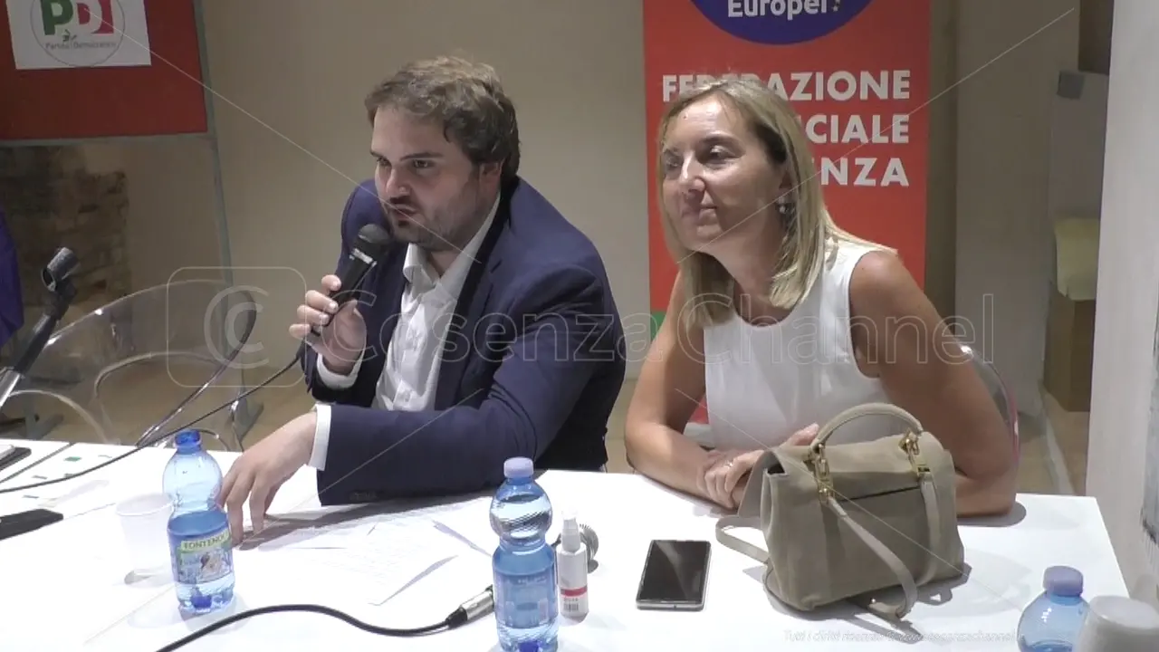 Pd Cosenza, Pecoraro azzera la segreteria. Sulle espulsioni: «No a processi sommari»