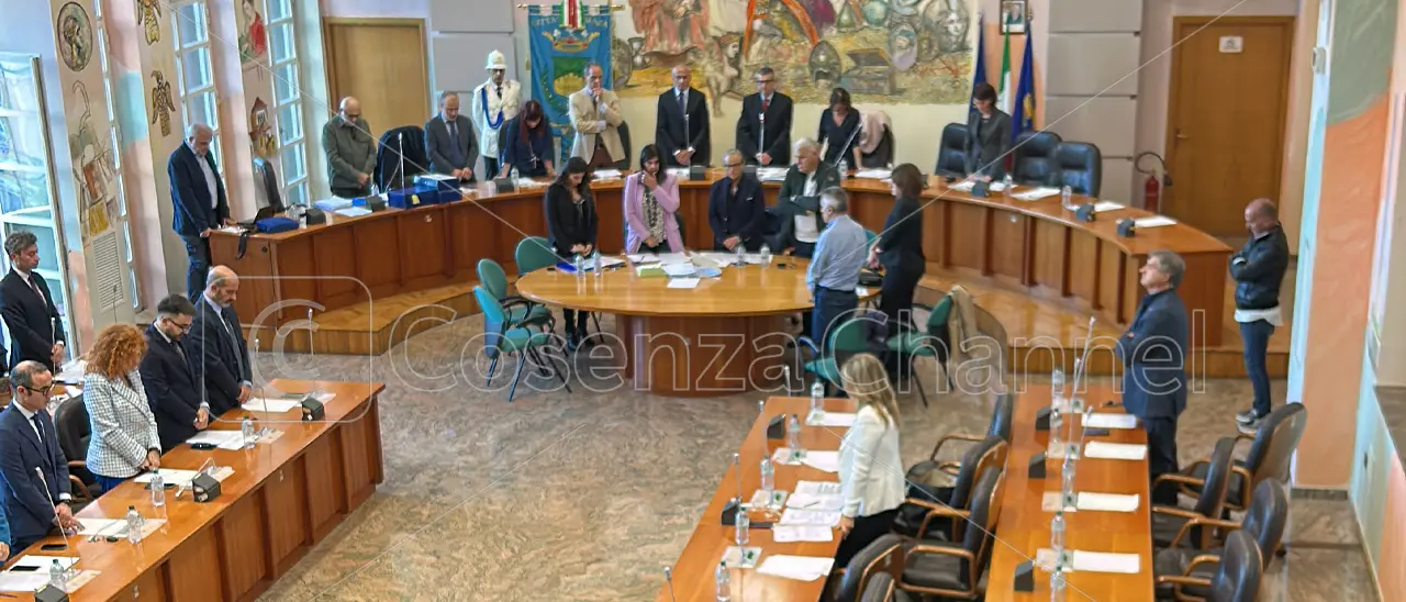 Cosenza, su Corso Vittorio Emanuele ancora scintille tra maggioranza e opposizione