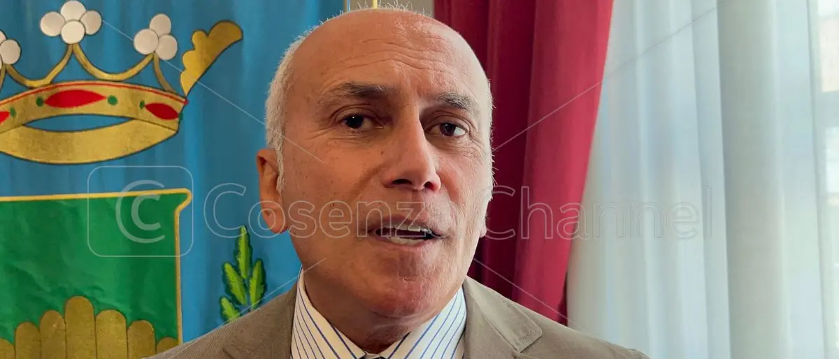 Il sindaco-penalista Franz Caruso: «Bene l'abrogazione dell'abuso d'ufficio, ancor meglio il collegio cautelare» | VIDEO