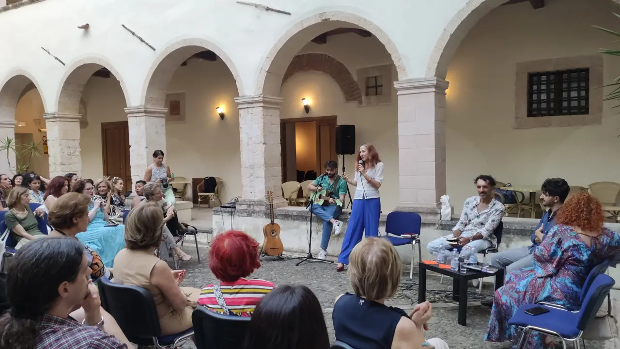 Aperinchiostro, “La fortuna del greco” di Vincenzo Reale presentato a Cosenza