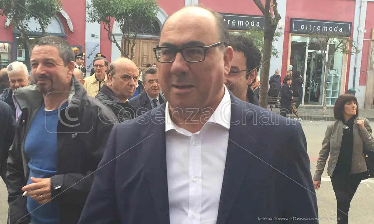 Cosenza, Guccione attacca l'Asp: «Pezza peggiore del buco»