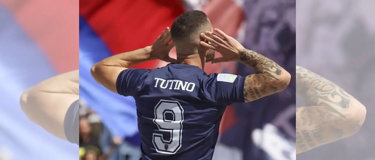 Cosenza, Tutino e quel post che infiamma i tifosi dei Lupi