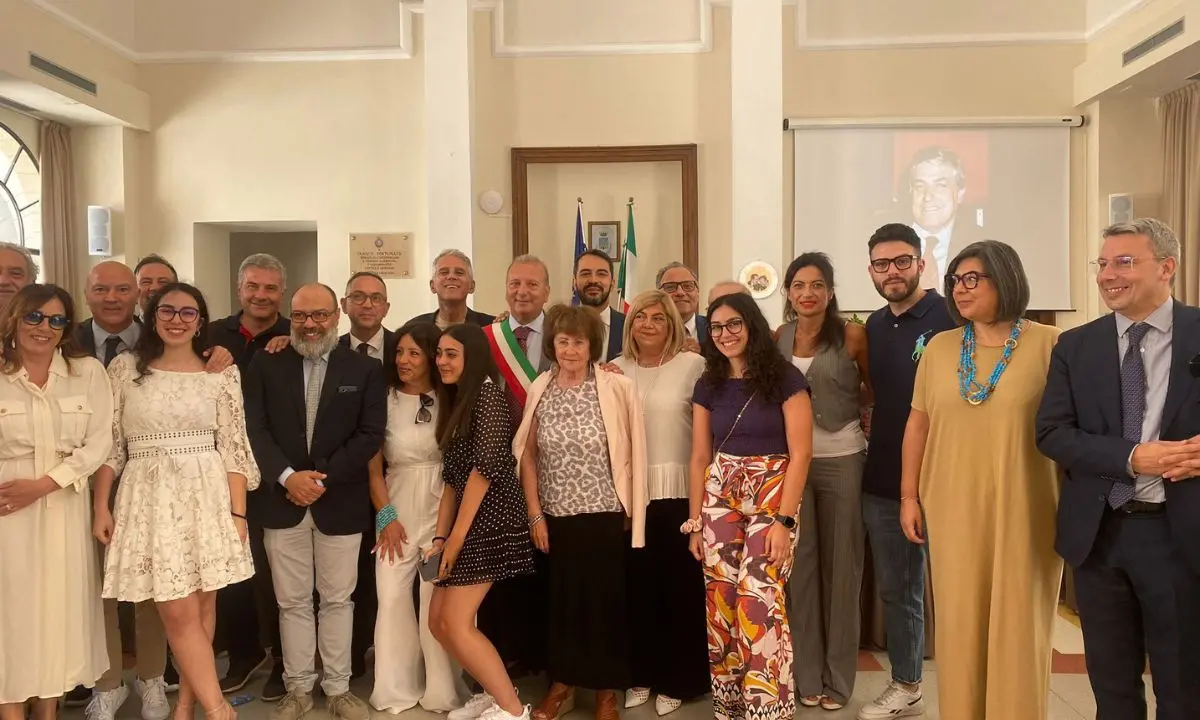 Castrovillari, sala consiliare intitolata a Franco Fortunato