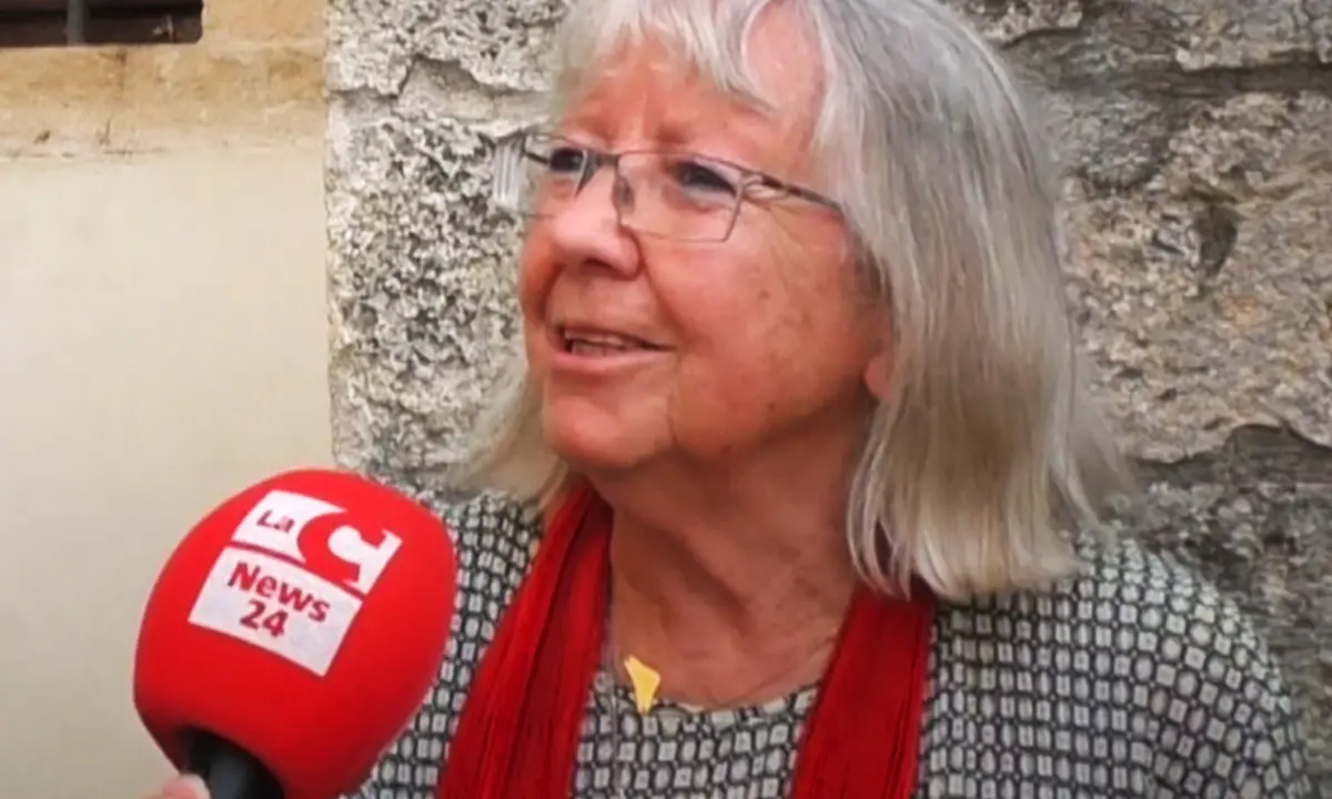 L'intervista | Vivian Lamarque, la poetessa col cuore candido da bambina - VIDEO