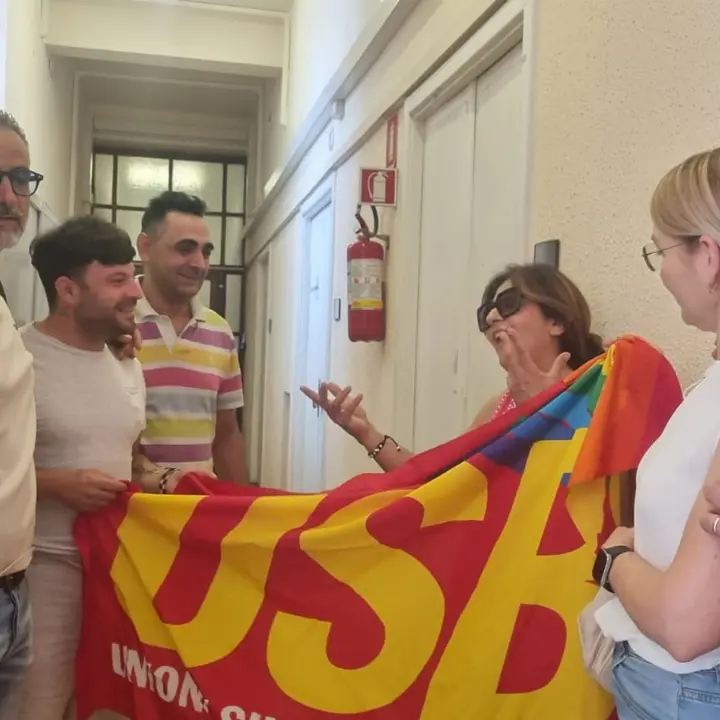 Cosenza, una quindicina di precari occupa la sede dell'Asp